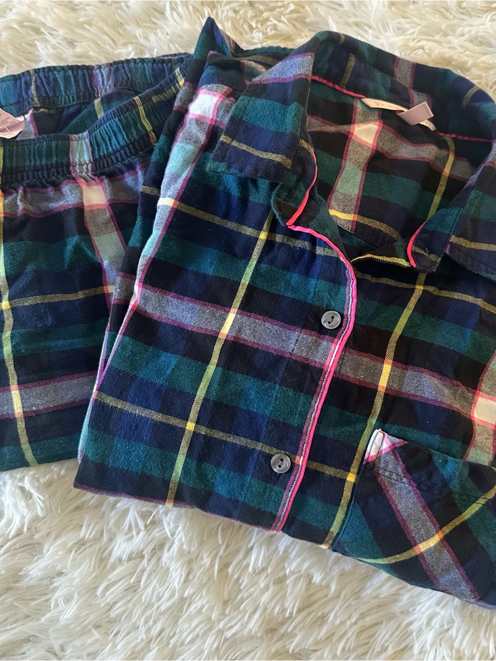 VS Victoria's Secret multi-color plaid flannel pajama set
